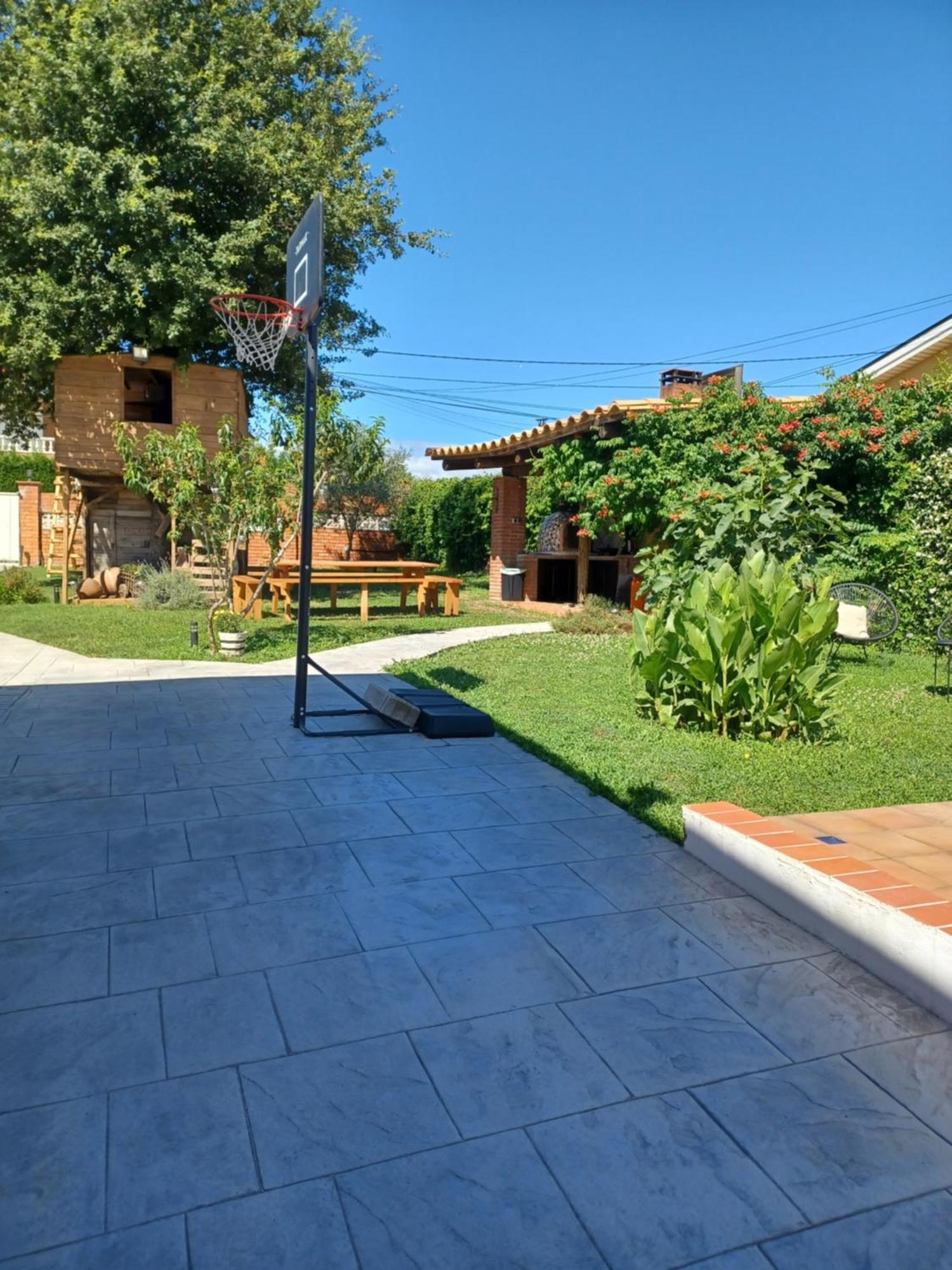 Piscina De Sal Barbacoa Wifi, Parking Gratis, 3 Min Pga Casa El Roble Villa Girona Exterior photo